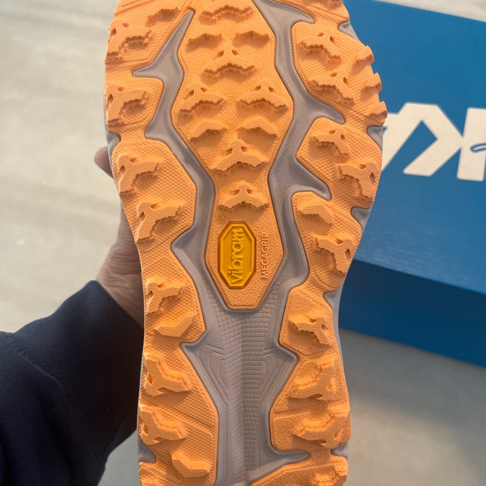 Hoka Speedgoat 6 GTX Sneakers in Black, Green & Yellow - Picture 7 of 10